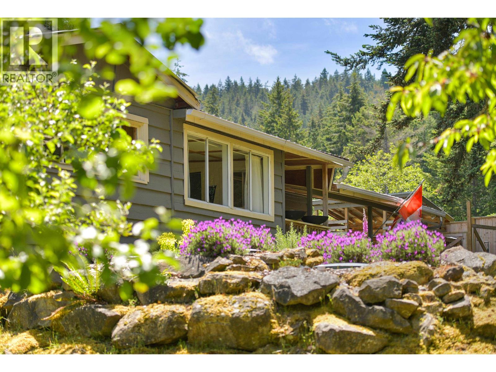 222 SKANA GATE ROAD, Mayne Island