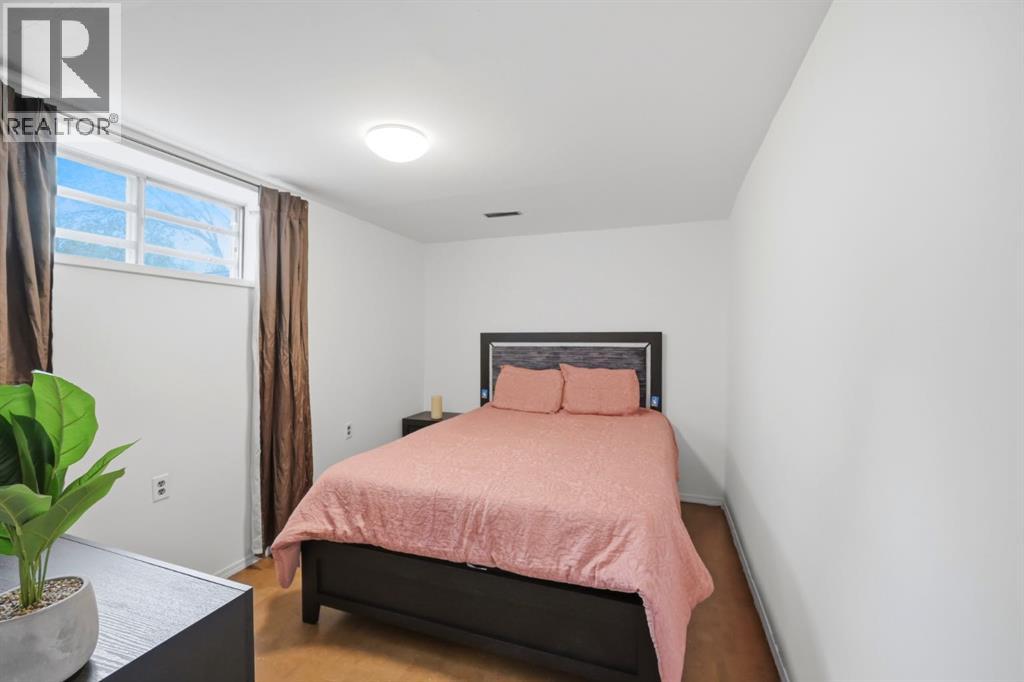 6907 4 Avenue NE - 35