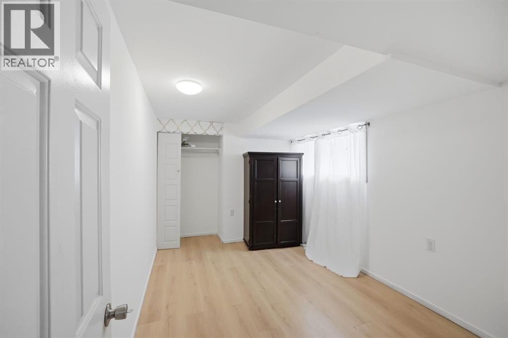 6907 4 Avenue NE - 37