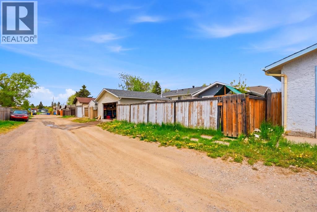 6907 4 Avenue NE - 47