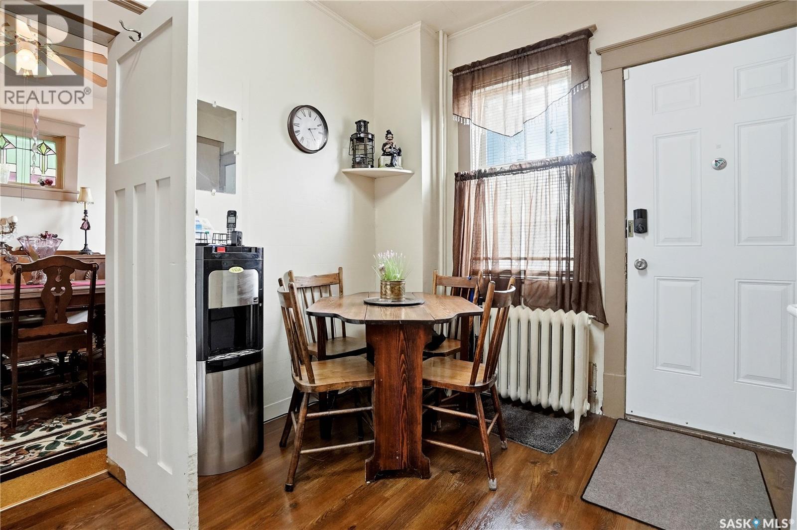1320 VICTORIA AVENUE - 15