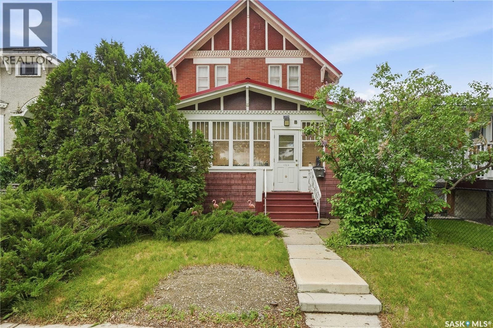 1320 VICTORIA AVENUE - photo 2