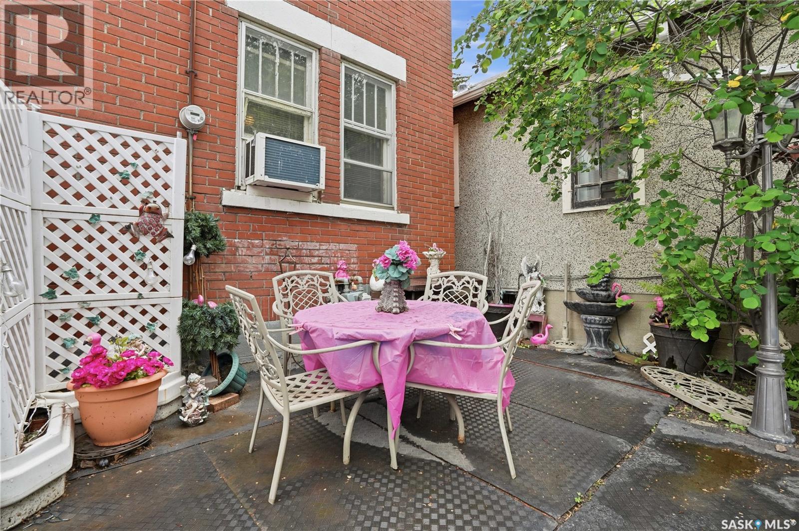 1320 VICTORIA AVENUE — photo 45