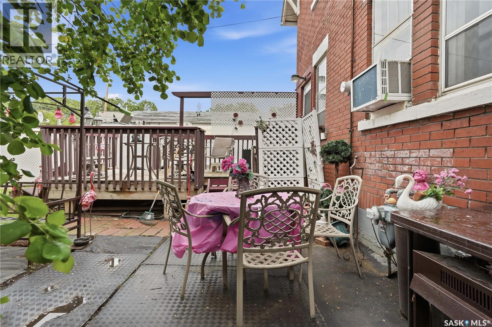1320 VICTORIA AVENUE — photo 46
