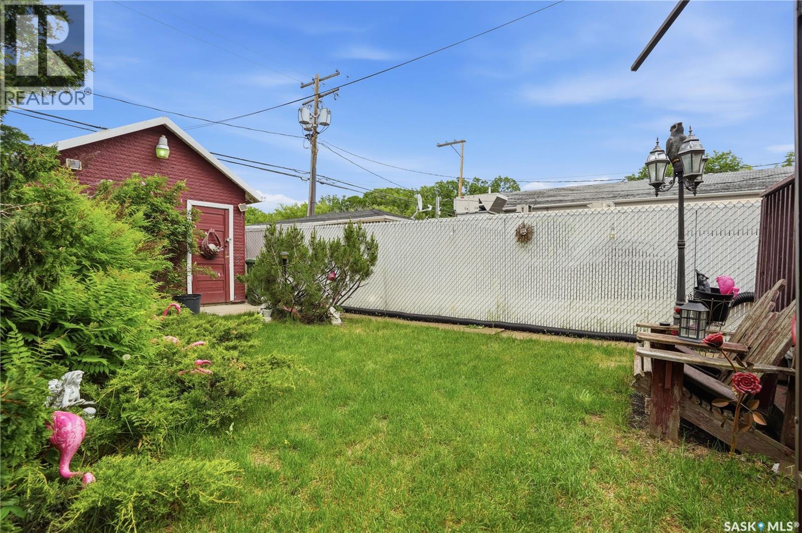 1320 VICTORIA AVENUE — photo 48