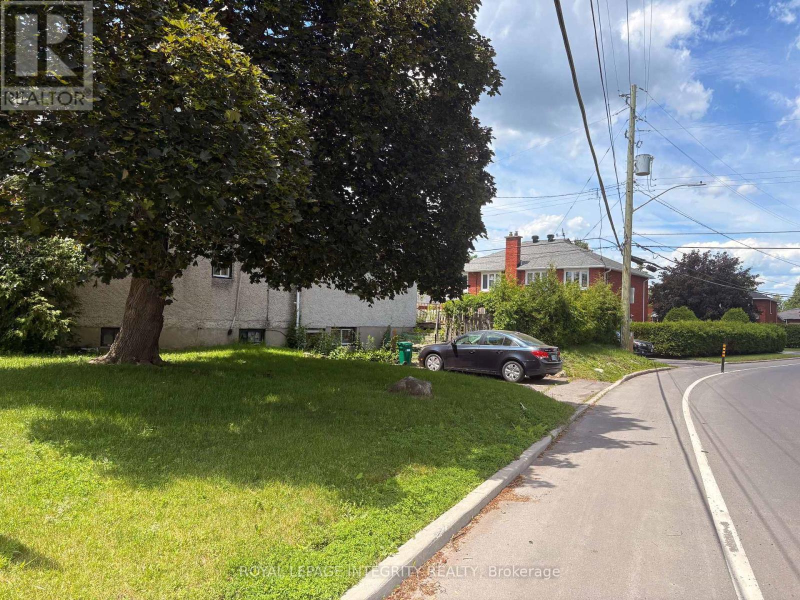 1085 RICHARD AVENUE - 3