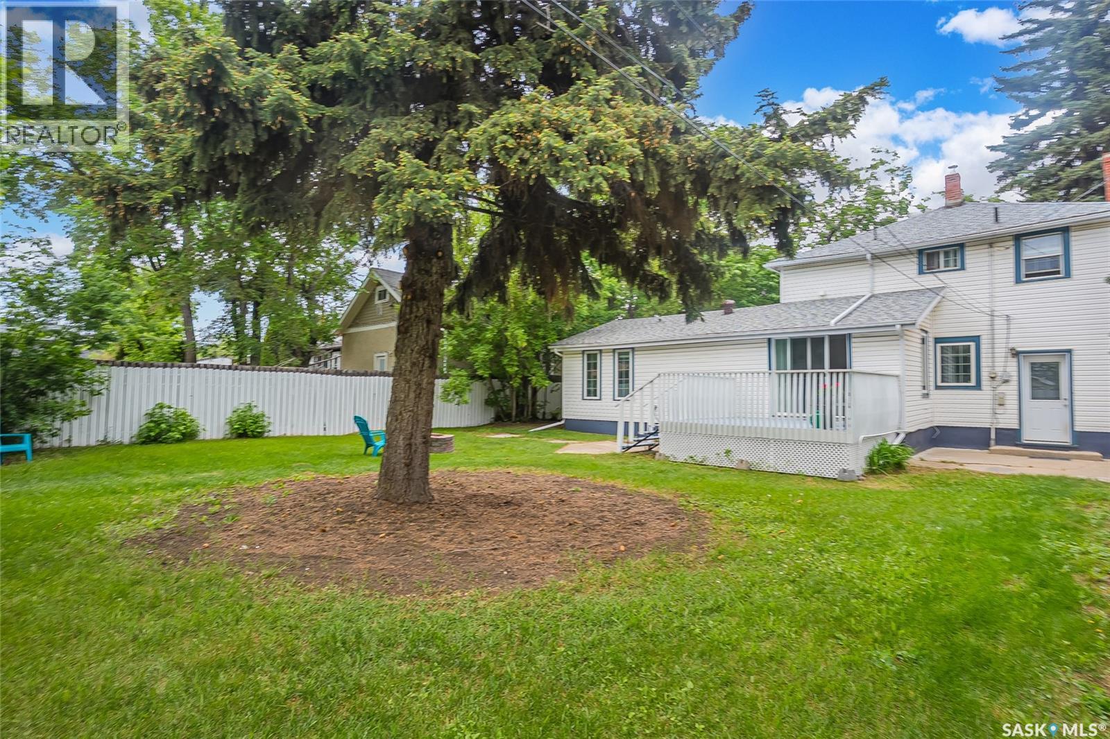 1121 B AVENUE N - 44