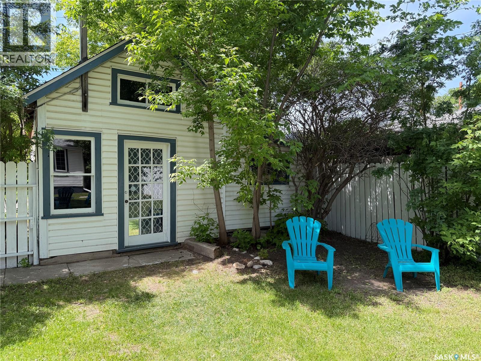 1121 B AVENUE N - 46