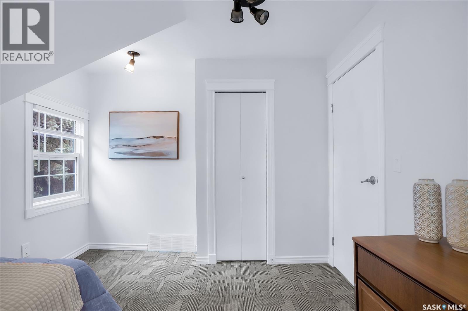 1121 B AVENUE N - 32
