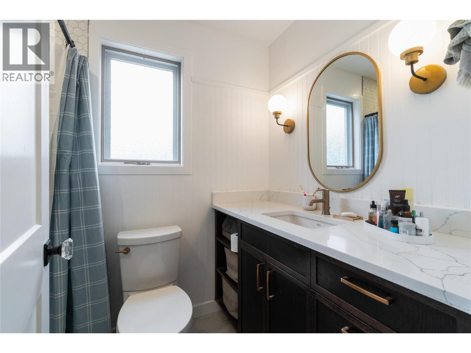 5851 20 Avenue NE - 27