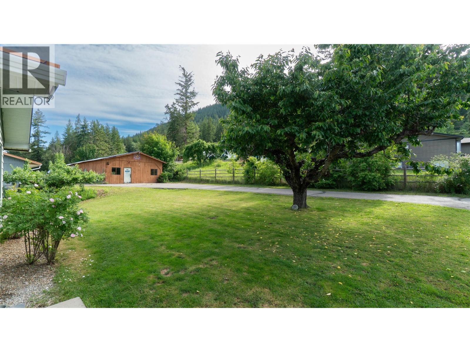 5851 20 Avenue NE - 70