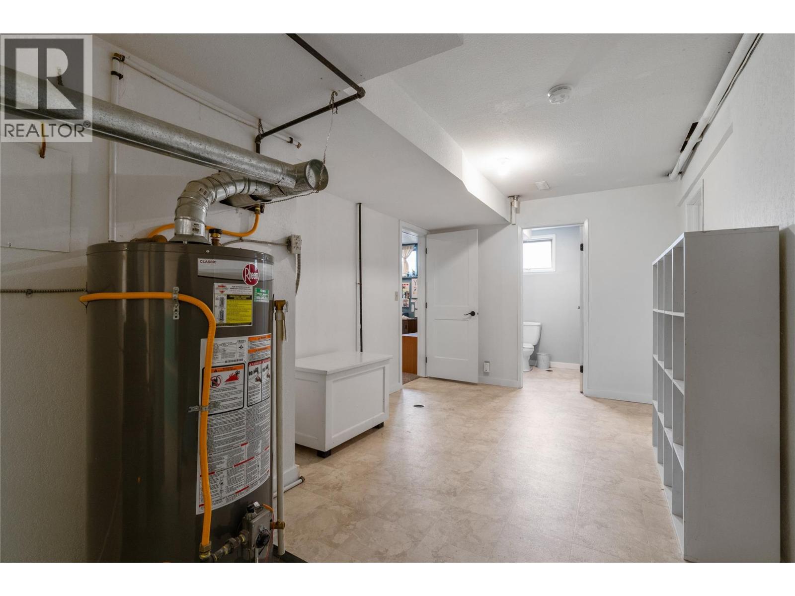 5851 20 Avenue NE - 47