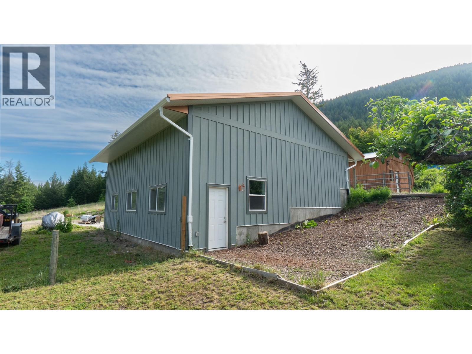 5851 20 Avenue NE - 60
