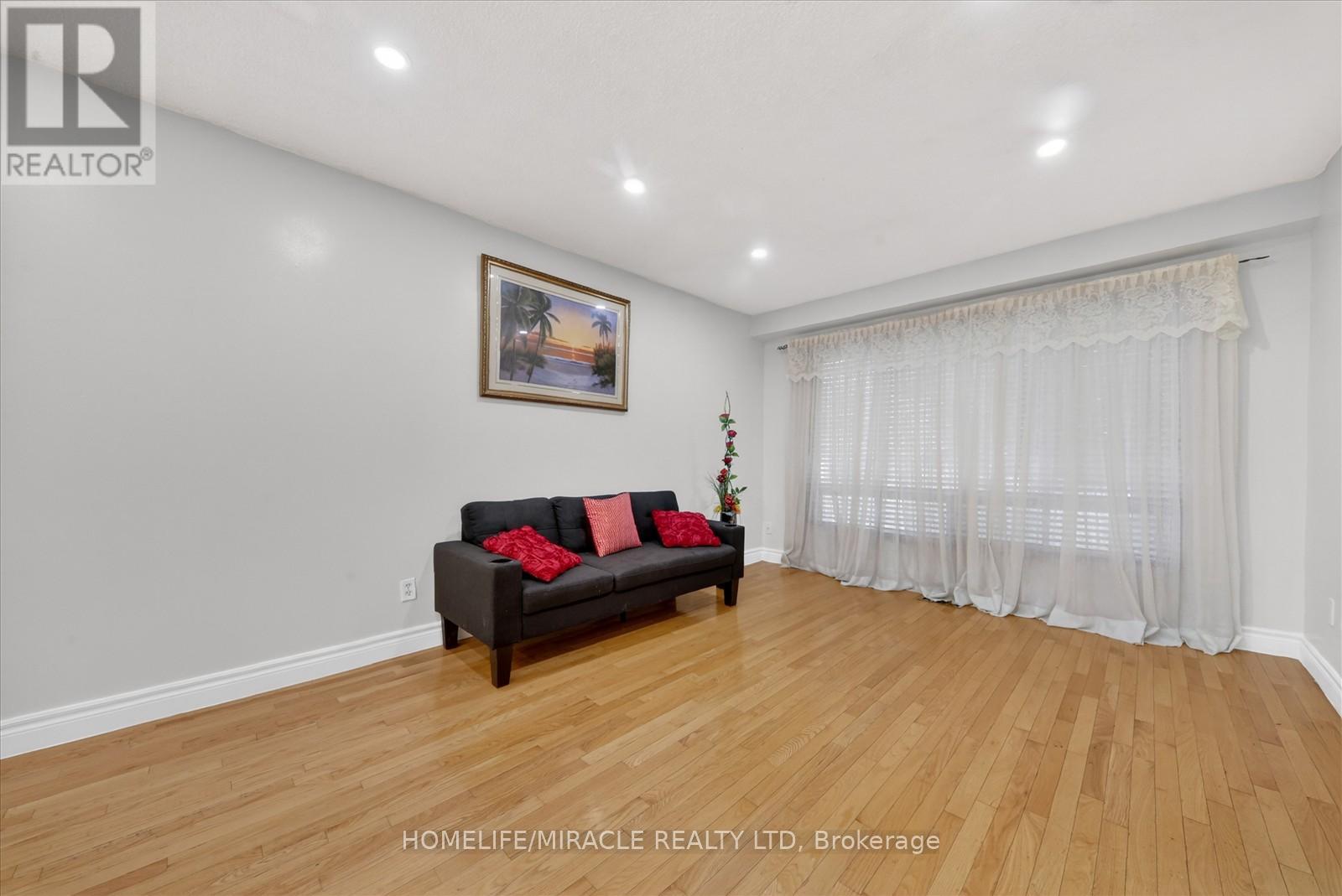 42 NAHANNI TERRACE - 10