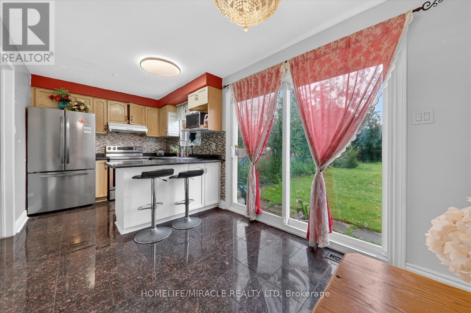 42 NAHANNI TERRACE - 14