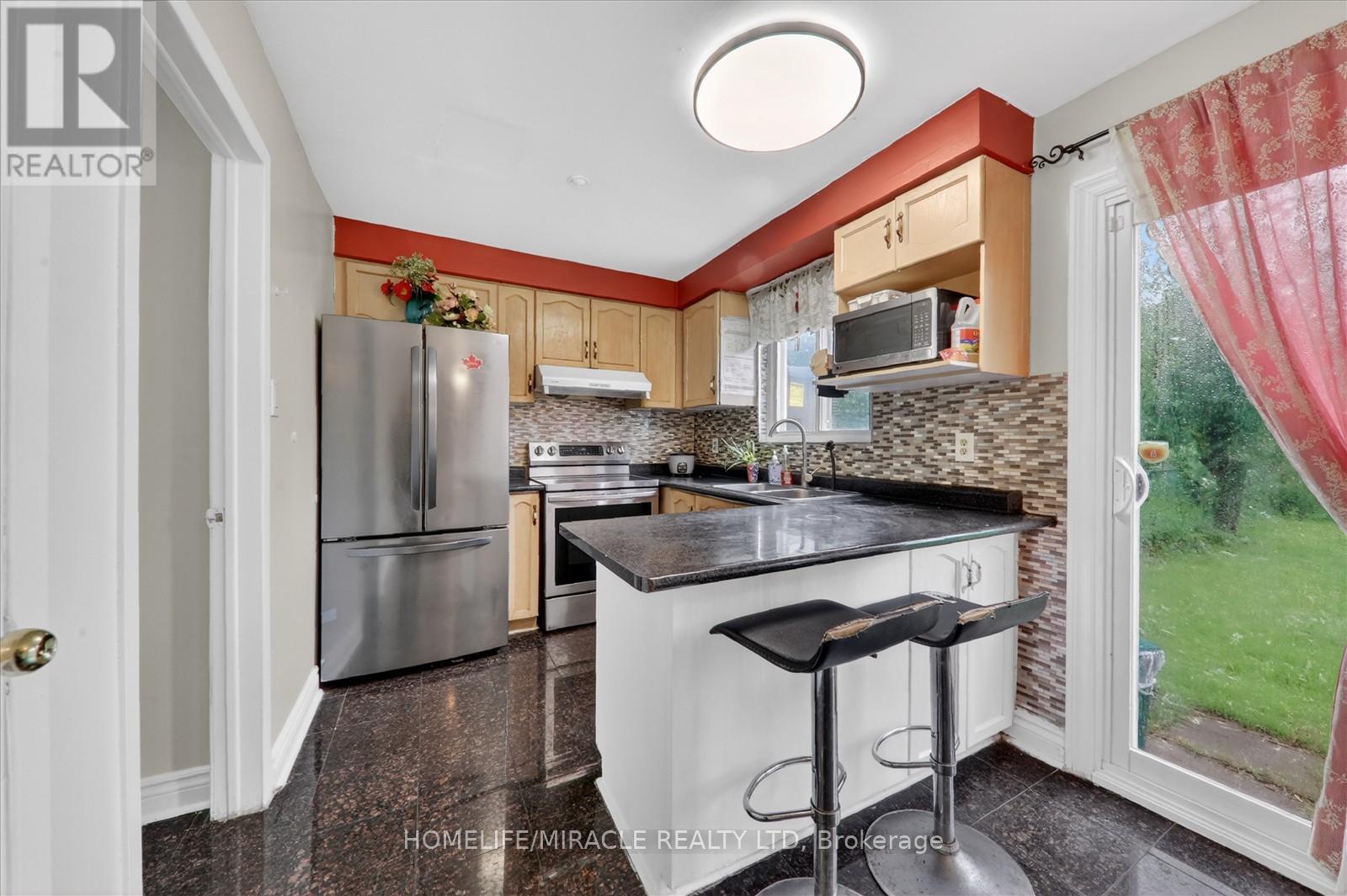 42 NAHANNI TERRACE - 15