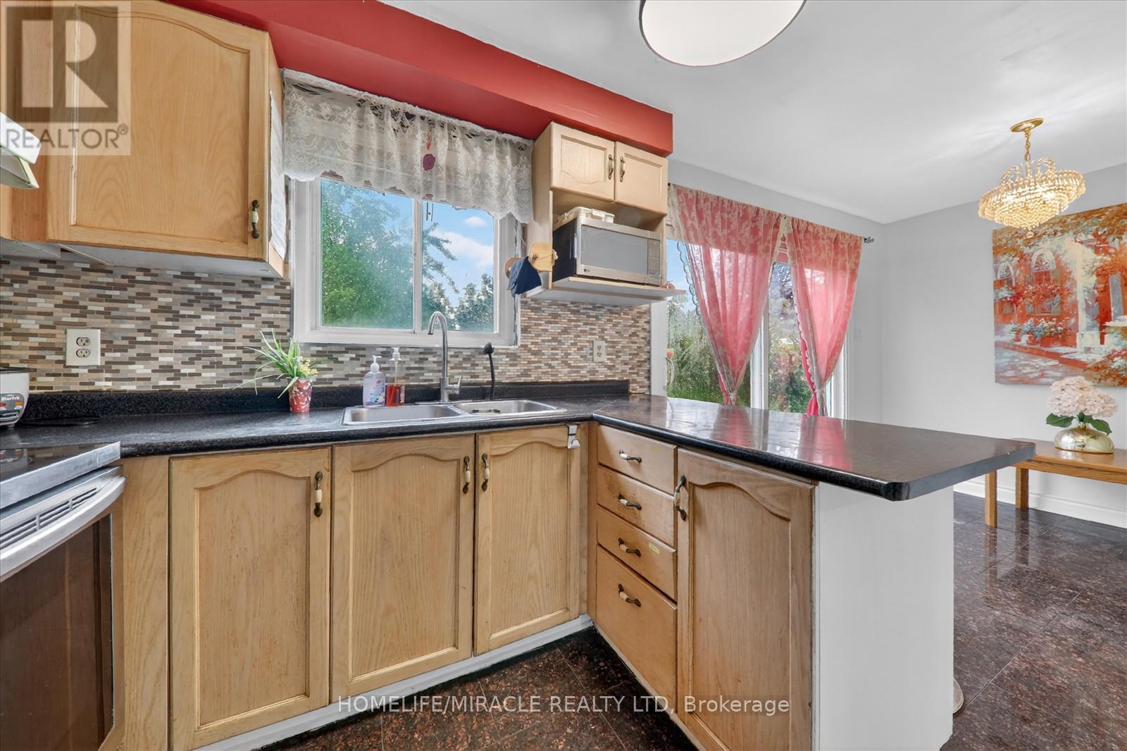 42 NAHANNI TERRACE - 17