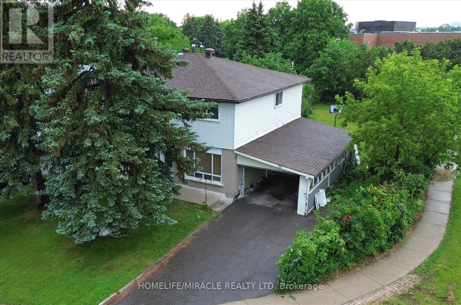 42 NAHANNI TERRACE - 2