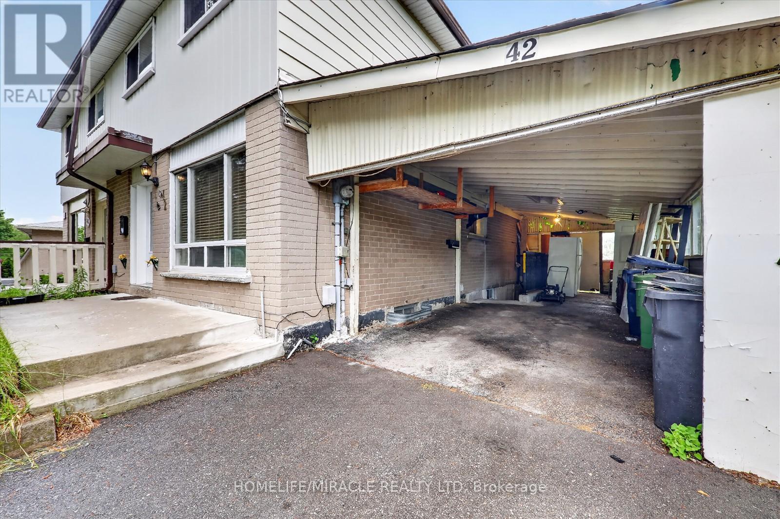42 NAHANNI TERRACE - 3