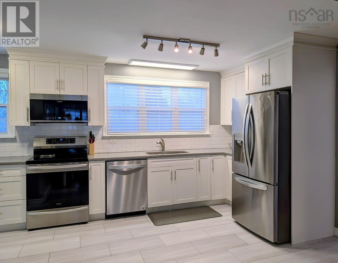 62 MACLAUGHLIN Drive - 8