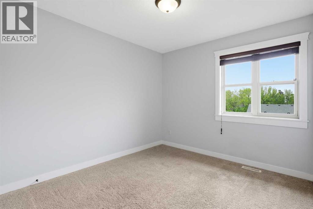 2120 21 Avenue — photo 35