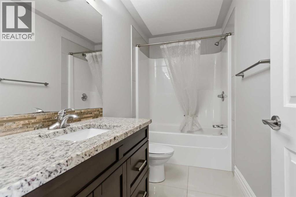 2nd floor main bath