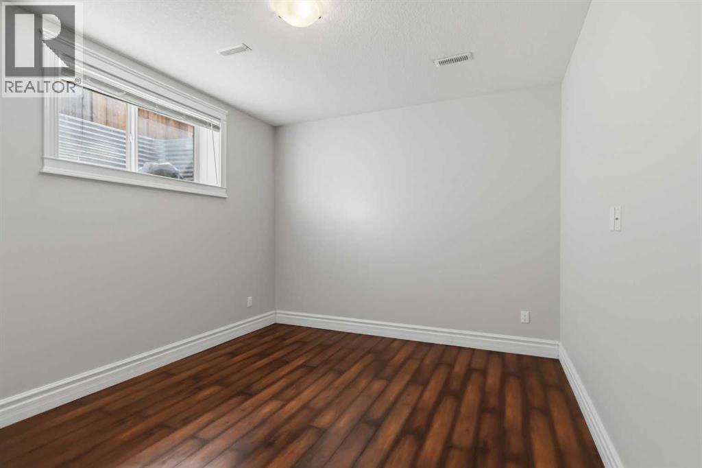 224 Coniker Crescent — photo 38
