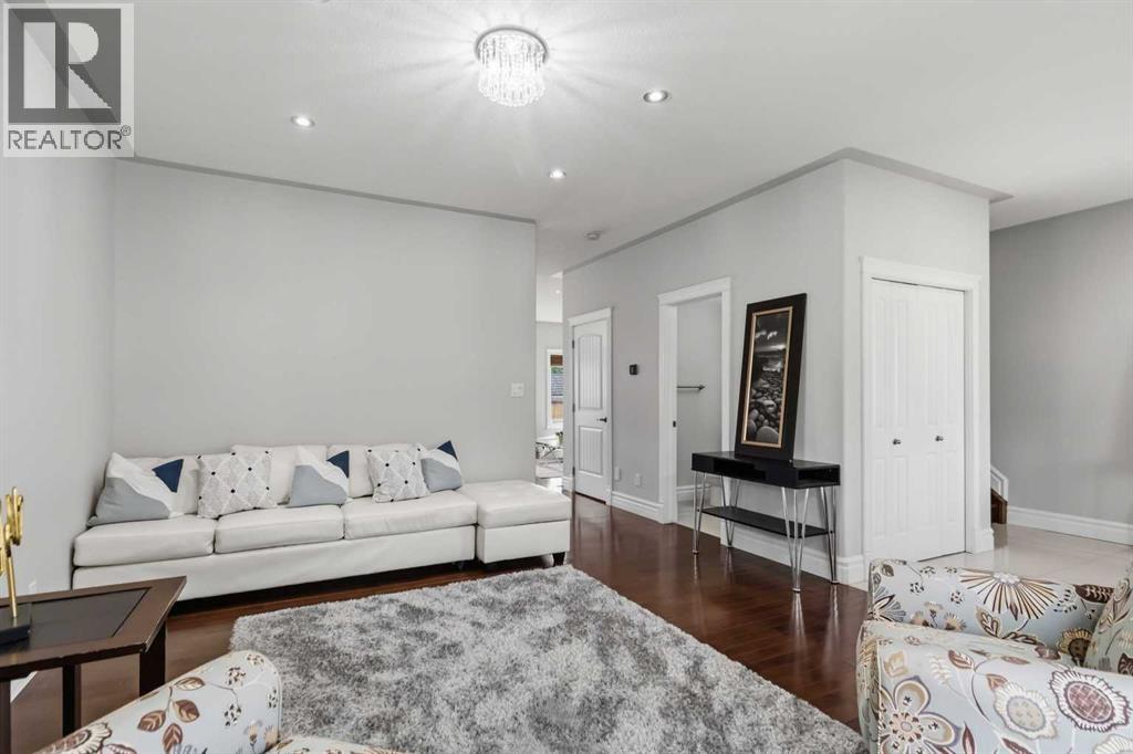 224 Coniker Crescent — photo 7