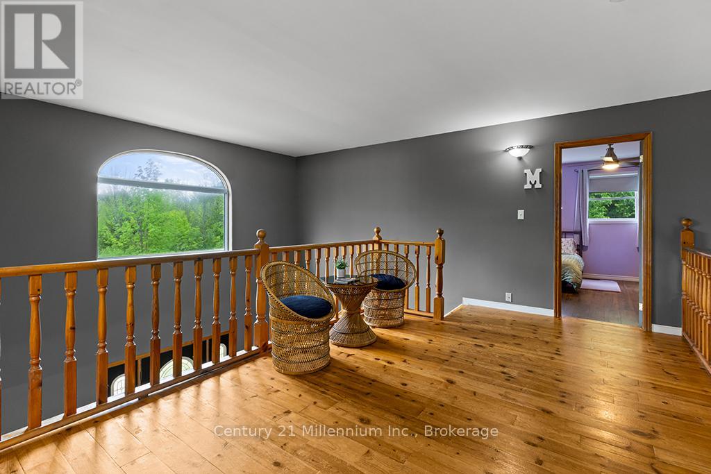 245650 22 SIDE ROAD - 23