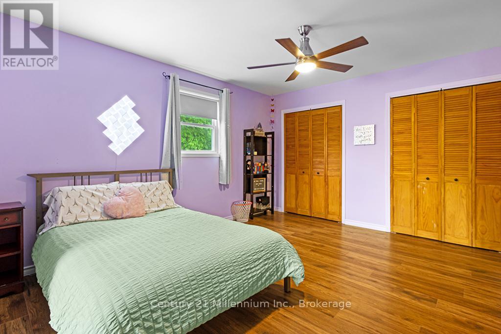 245650 22 SIDE ROAD - 25