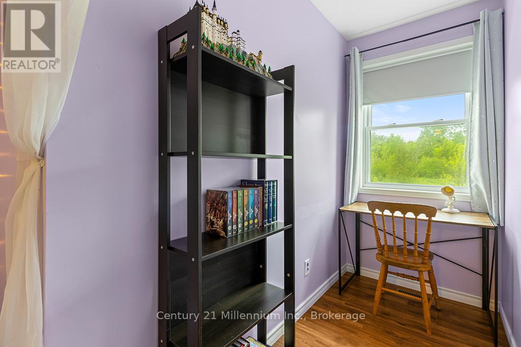 245650 22 SIDE ROAD - 26
