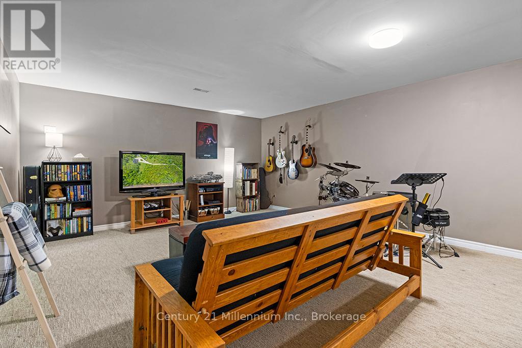 245650 22 SIDE ROAD - Image 33