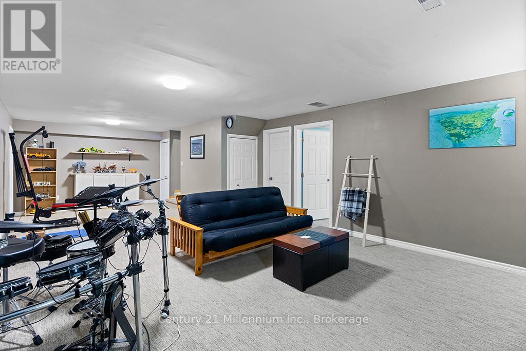 245650 22 SIDE ROAD - 34