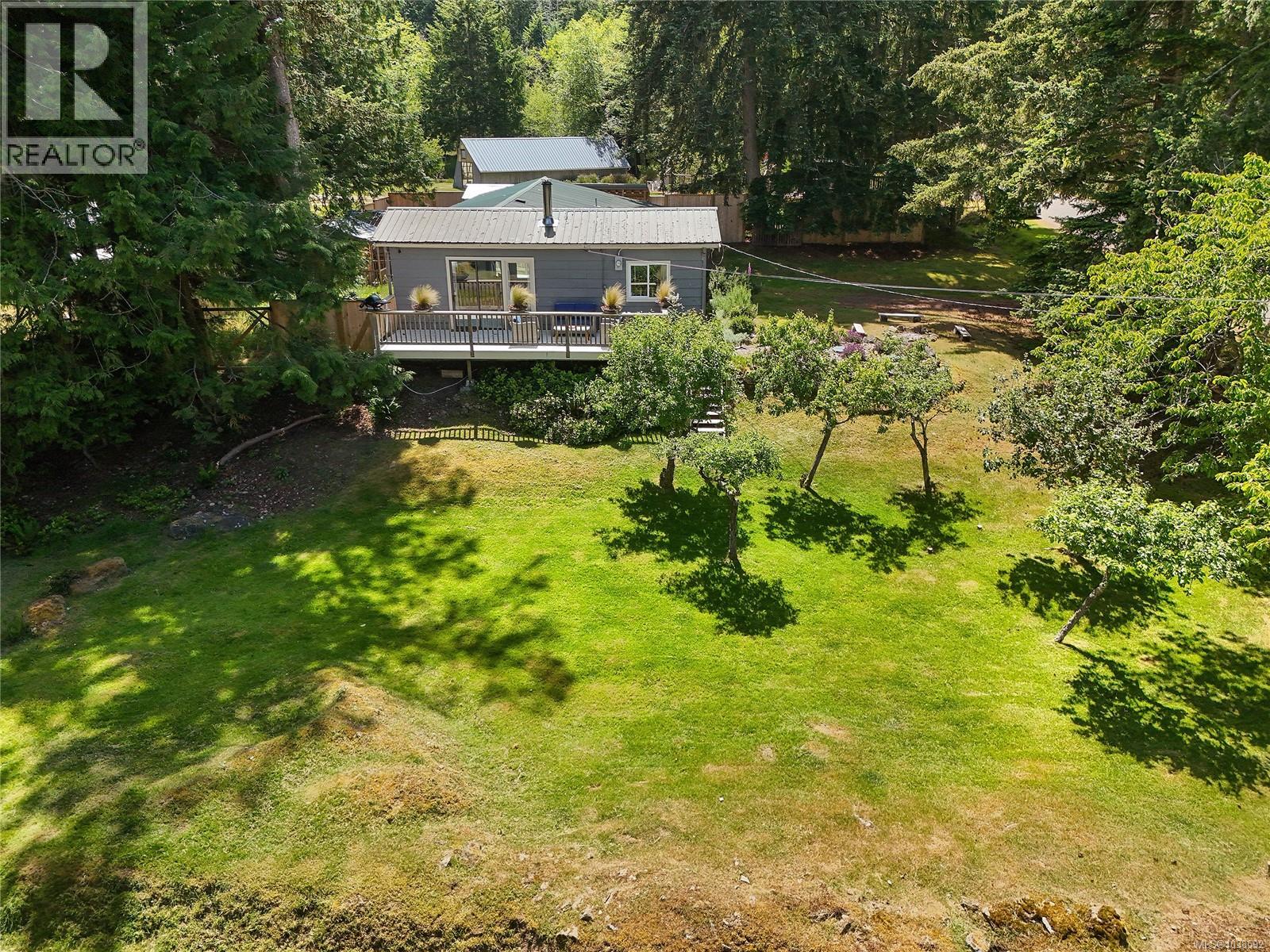  222 Skana Gate Road, Mayne Island