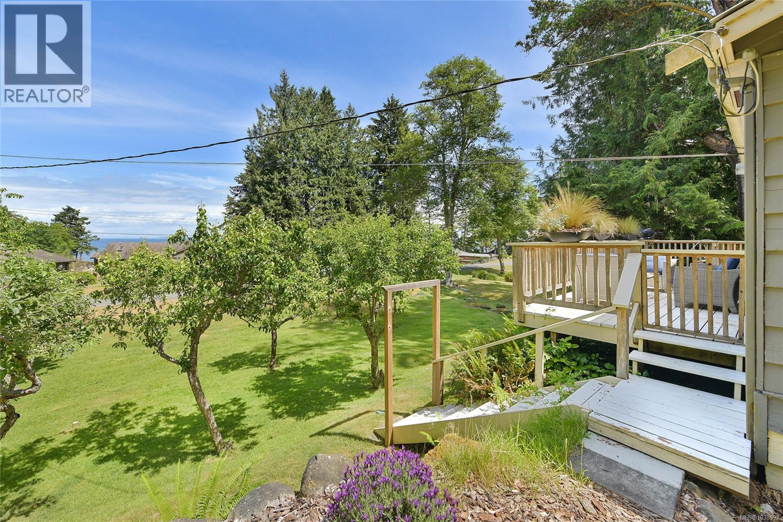  222 Skana Gate Road, Mayne Island