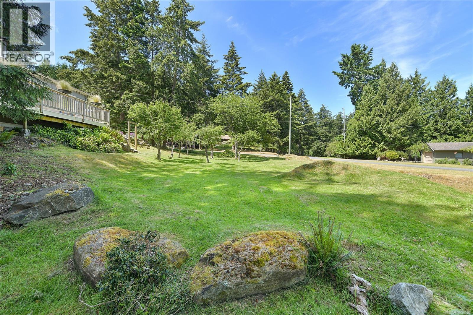  222 Skana Gate Road, Mayne Island