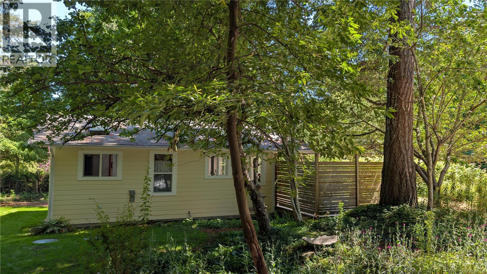 3185 Silva Bay Rd - 33