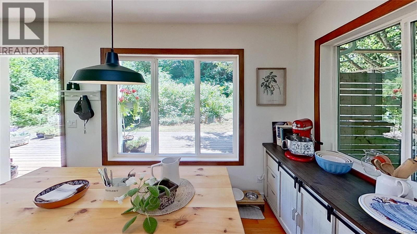 3185 Silva Bay Rd - 5
