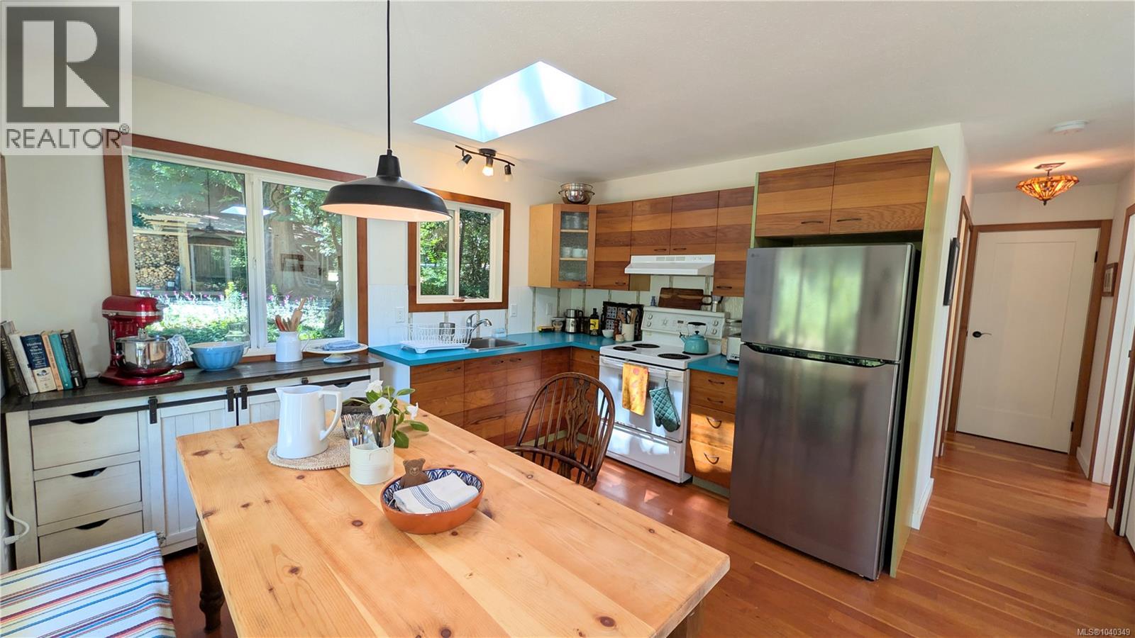 3185 Silva Bay Rd - 8