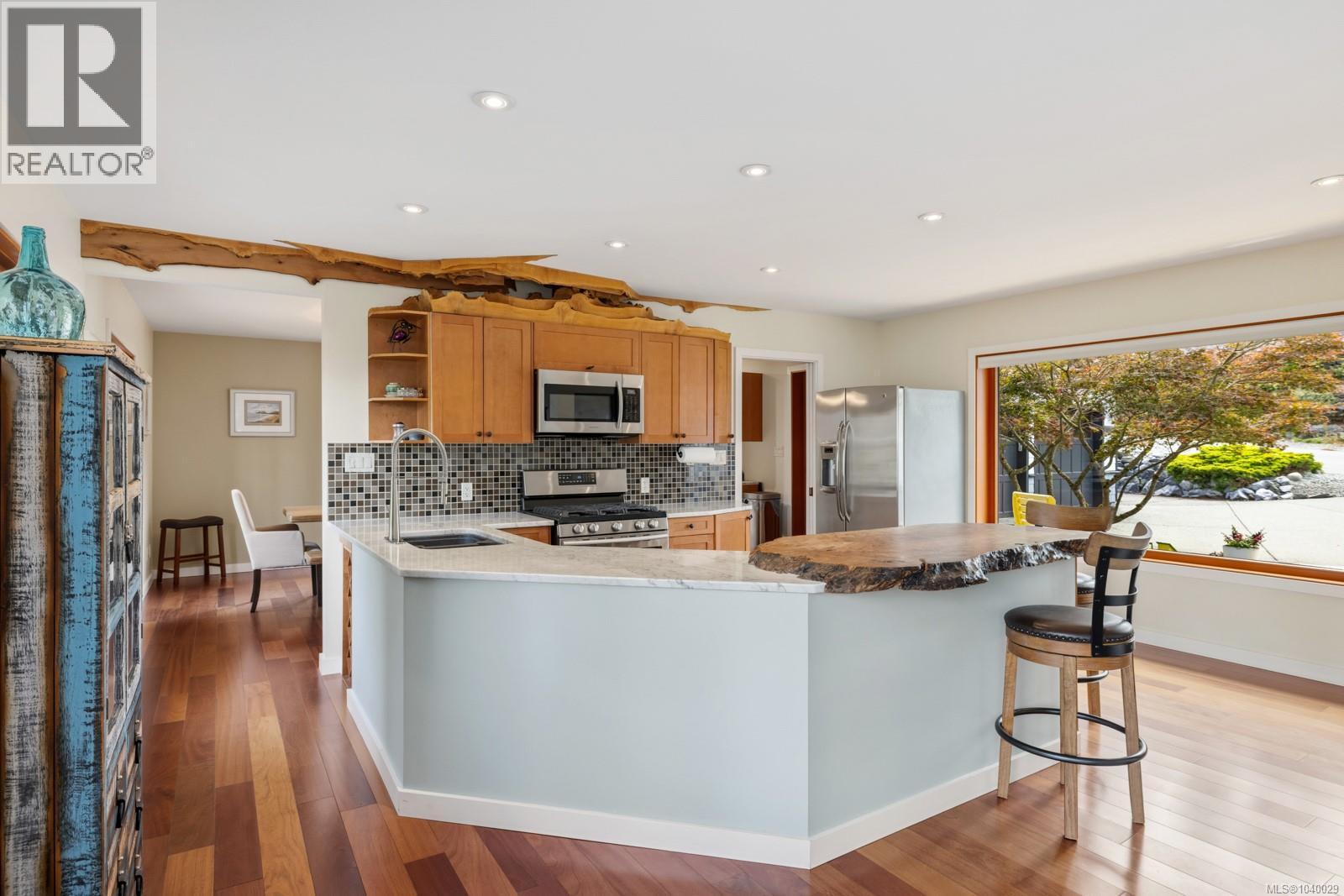 10075 Daniel St - 13