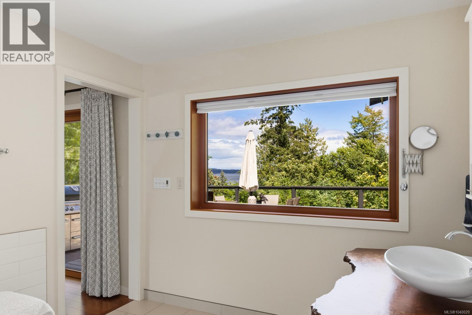 10075 Daniel St, Chemainus