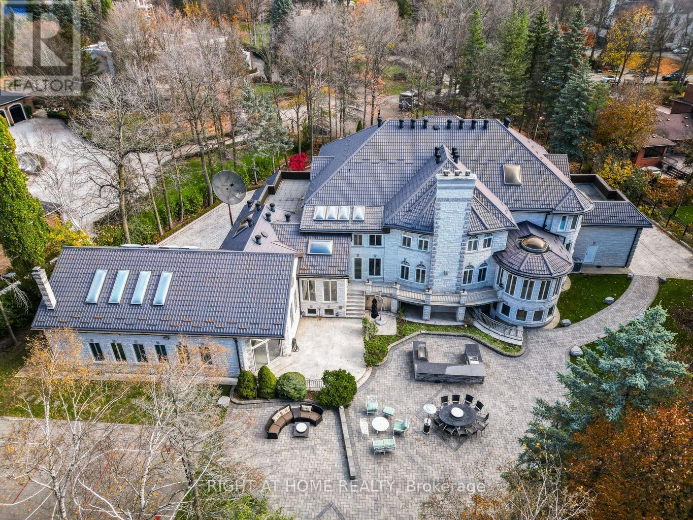 38 SUGARBUSH COURT - 14