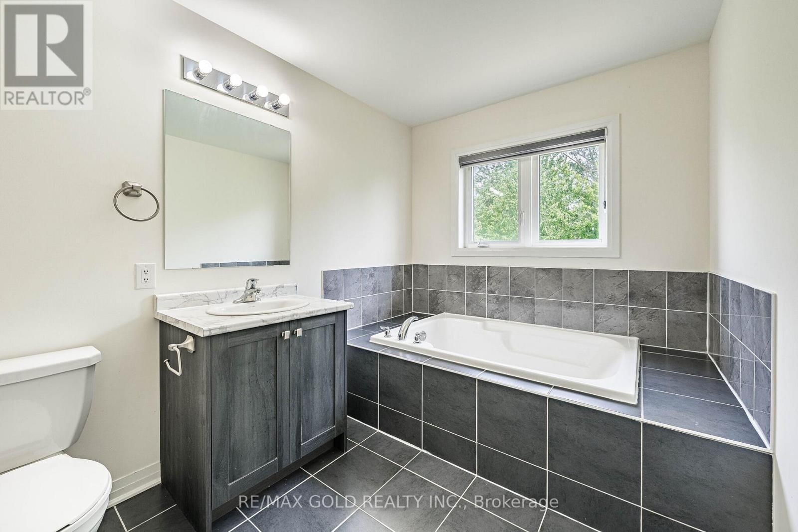 16 BRIXHAM LANE - 29