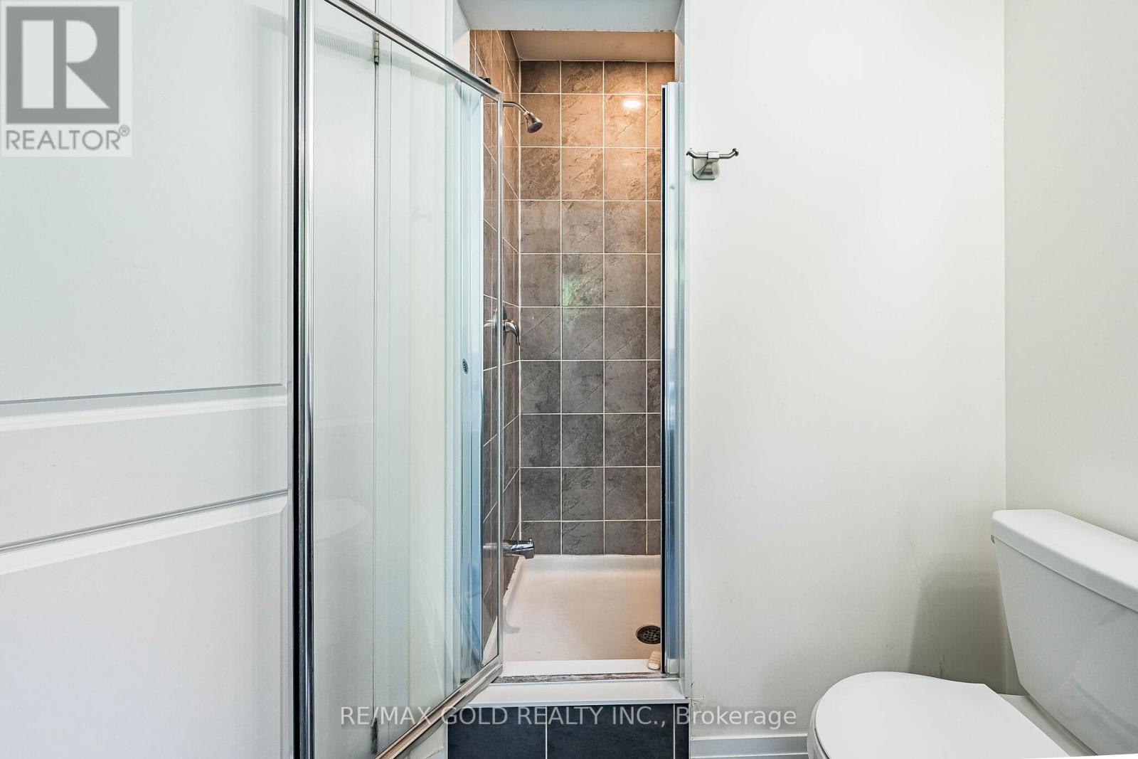 16 BRIXHAM LANE - 32
