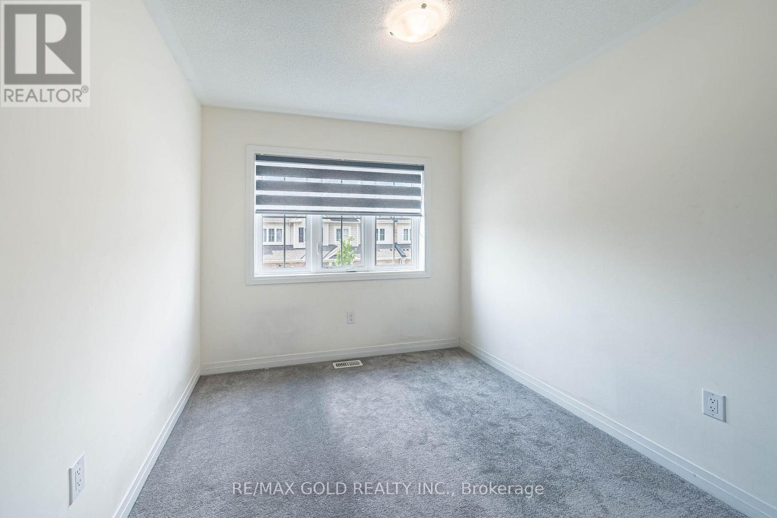 16 BRIXHAM LANE - 35