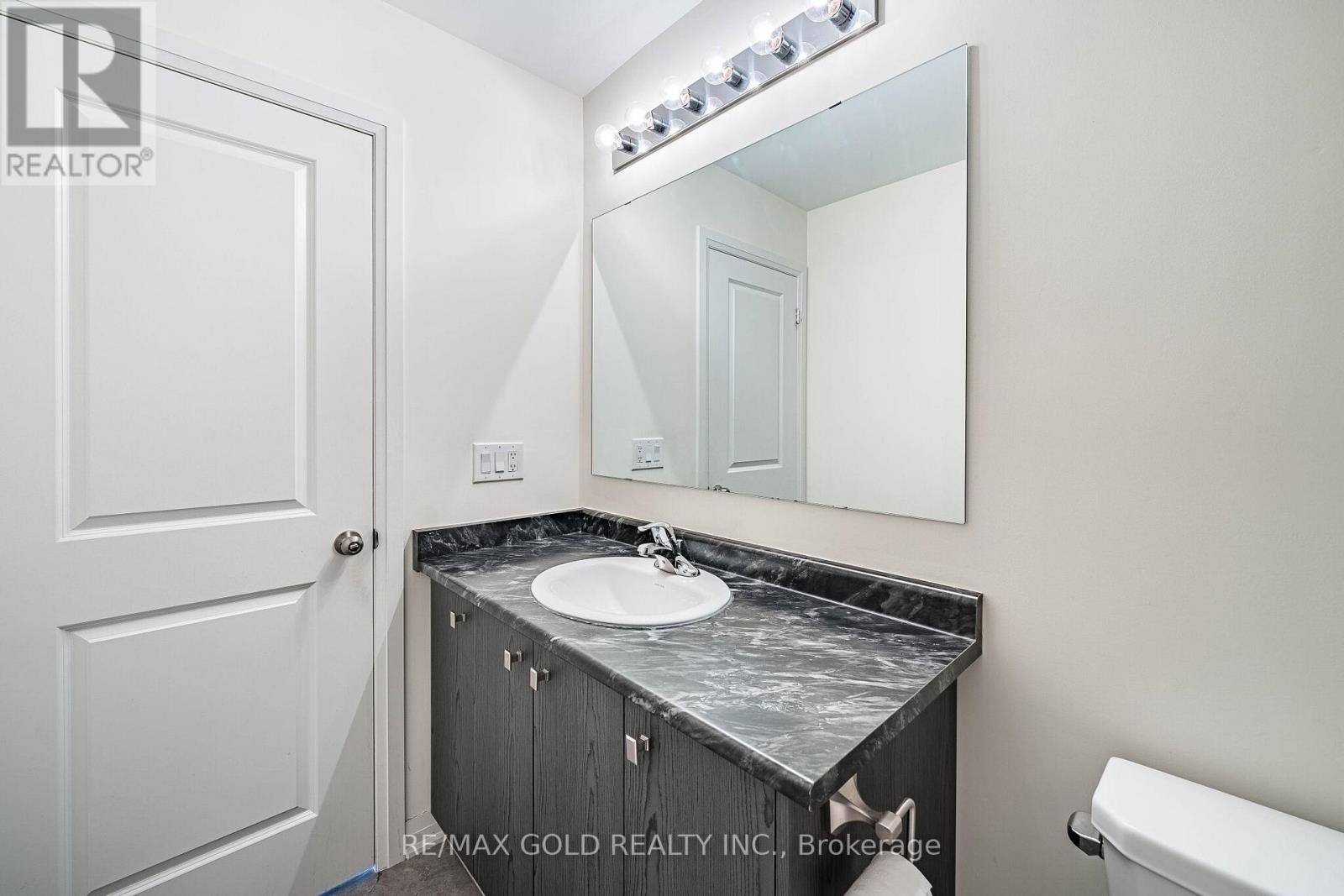 16 BRIXHAM LANE - 40