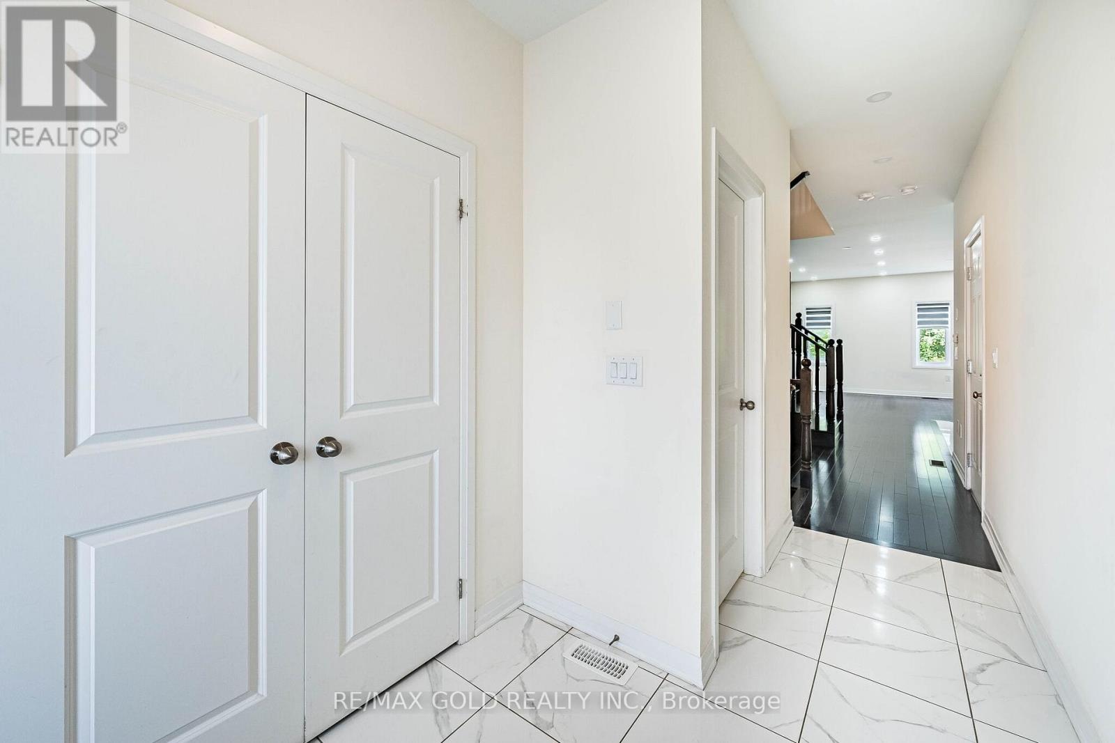 16 BRIXHAM LANE - 8