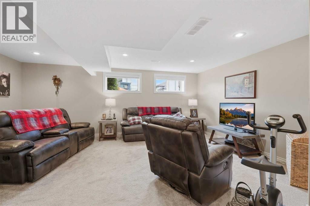 40 Emily Crescent — photo 22