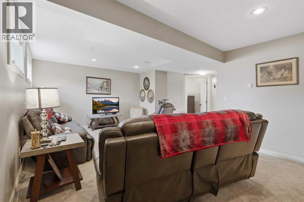 40 Emily Crescent — photo 24