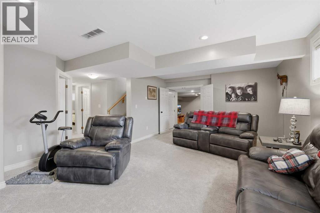 40 Emily Crescent — photo 25